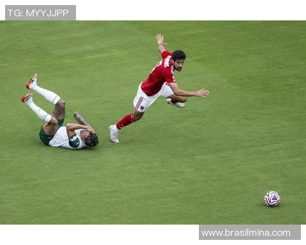 足球明星搞笑瞬间合集让你捧腹大笑的呆萌时刻回顾